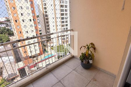 Apartamento à venda com 65m², 2 quartos e 1 vaga Apartamento à venda com 65m², 2 quartos e 1 vagaVaranda