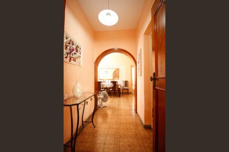 Casa à venda com 200m², 5 quartos e 2 vagasHall social