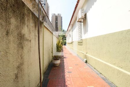 Casa à venda com 200m², 5 quartos e 2 vagasCorredor Lateral