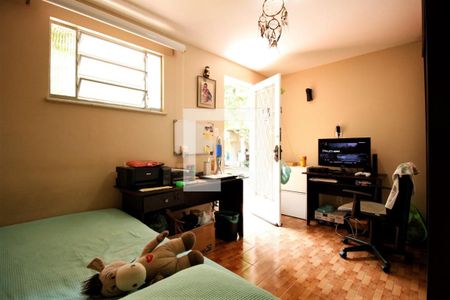 Casa à venda com 200m², 5 quartos e 2 vagasSuíte 2