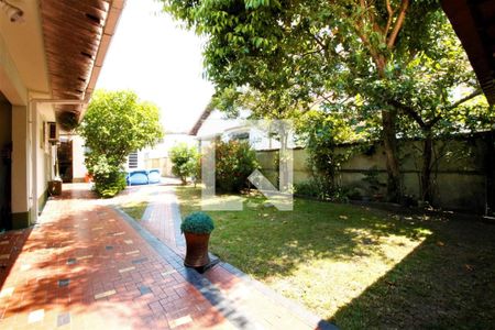 Casa à venda com 200m², 5 quartos e 2 vagasQuintal e Jardim Posterior