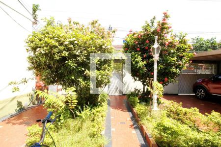 Casa à venda com 200m², 5 quartos e 2 vagasQuintal e Jardim Frontal