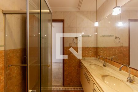 Casa à venda com 266m², 3 quartos e 3 vagas Casa à venda com 266m², 3 quartos e 3 vagasBanheiro