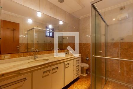 Casa à venda com 266m², 3 quartos e 3 vagas Casa à venda com 266m², 3 quartos e 3 vagasBanheiro