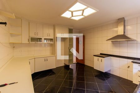 Casa à venda com 266m², 3 quartos e 3 vagas Casa à venda com 266m², 3 quartos e 3 vagasCozinha