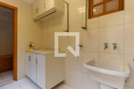 Casa à venda com 266m², 3 quartos e 3 vagas Casa à venda com 266m², 3 quartos e 3 vagasÁrea de Serviço