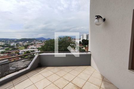 Apartamento à venda com 253m², 3 quartos e 2 vagas Apartamento à venda com 253m², 3 quartos e 2 vagasSacada