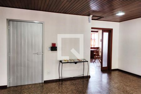 Apartamento à venda com 253m², 3 quartos e 2 vagas Apartamento à venda com 253m², 3 quartos e 2 vagasHall de Entrada