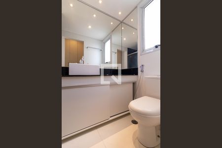 Apartamento à venda com 73m², 2 quartos e 1 vaga Apartamento à venda com 73m², 2 quartos e 1 vagaBanheiro da suíte