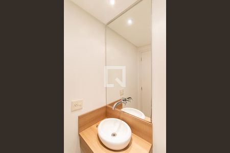 Apartamento à venda com 73m², 2 quartos e 1 vaga Apartamento à venda com 73m², 2 quartos e 1 vagaBanheiro social