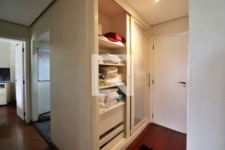 Apartamento à venda com 130m², 3 quartos e 2 vagasCorredor