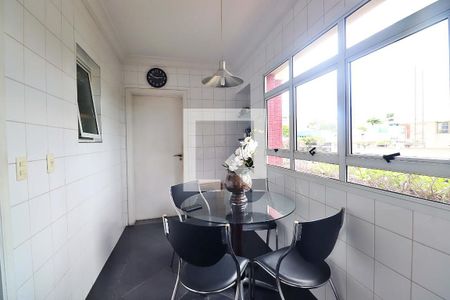 Apartamento à venda com 130m², 3 quartos e 2 vagasCopa