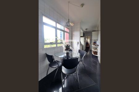 Apartamento à venda com 130m², 3 quartos e 2 vagasCopa