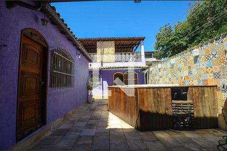 Casa à venda com 300m², 3 quartos e 1 vaga Casa à venda com 300m², 3 quartos e 1 vagaQuintal