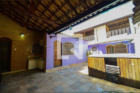 Casa à venda com 300m², 3 quartos e 1 vaga Casa à venda com 300m², 3 quartos e 1 vagaQuintal