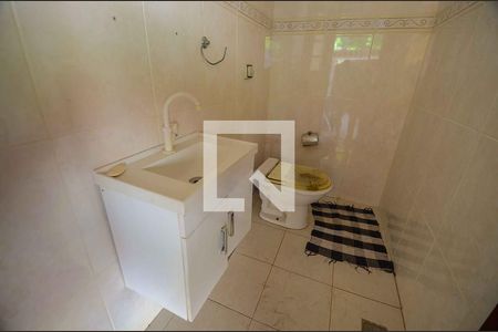 Casa à venda com 300m², 3 quartos e 1 vaga Casa à venda com 300m², 3 quartos e 1 vagaBanheiro de Serviço