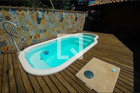 Casa à venda com 300m², 3 quartos e 1 vaga Casa à venda com 300m², 3 quartos e 1 vagaPiscina