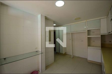 Casa à venda com 300m², 3 quartos e 1 vaga Casa à venda com 300m², 3 quartos e 1 vagaCozinha