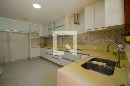 Casa à venda com 300m², 3 quartos e 1 vaga Casa à venda com 300m², 3 quartos e 1 vagaCozinha