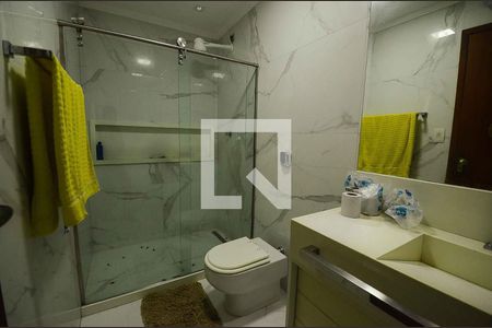 Casa à venda com 300m², 3 quartos e 1 vaga Casa à venda com 300m², 3 quartos e 1 vagaBanheiro Social