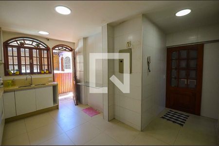 Casa à venda com 300m², 3 quartos e 1 vaga Casa à venda com 300m², 3 quartos e 1 vagaCozinha
