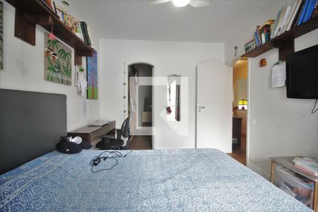 Casa à venda com 260m², 4 quartos e 4 vagasSuíte 2