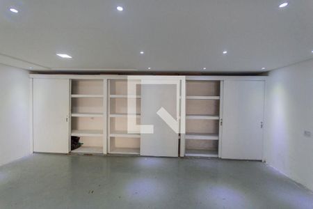 Casa à venda com 270m², 4 quartos e 3 vagasArmário