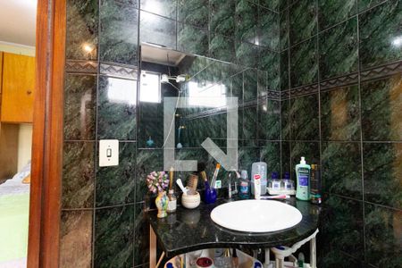 Casa à venda com 205m², 5 quartos e 6 vagasBanheiro Suíte 1 fundos