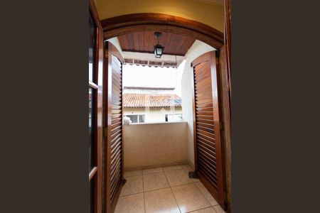 Casa à venda com 205m², 5 quartos e 6 vagasSuíte 1 fundos