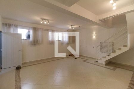 Casa à venda com 199m², 3 quartos e 2 vagas Casa à venda com 199m², 3 quartos e 2 vagasSalão
