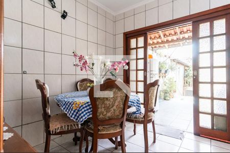 Casa à venda com 80m², 2 quartos e 4 vagas Casa à venda com 80m², 2 quartos e 4 vagasCopa