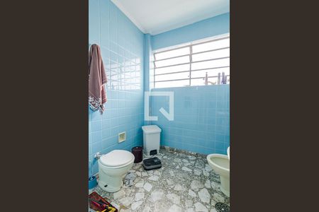 Casa à venda com 377m², 4 quartos e 4 vagas Casa à venda com 377m², 4 quartos e 4 vagasBanheiro