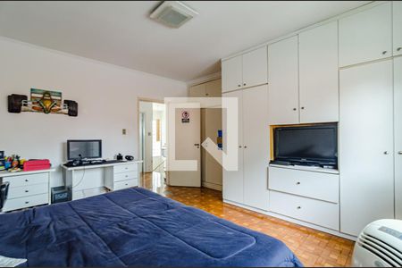 Casa à venda com 377m², 4 quartos e 4 vagas Casa à venda com 377m², 4 quartos e 4 vagasQuarto 3