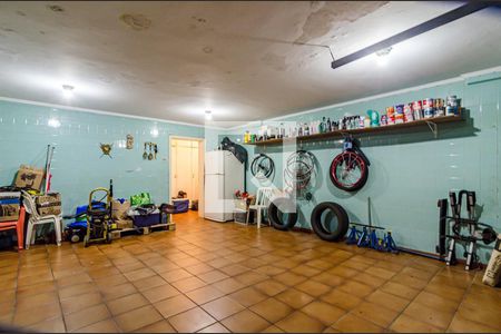 Casa à venda com 377m², 4 quartos e 4 vagas Casa à venda com 377m², 4 quartos e 4 vagasGaragem