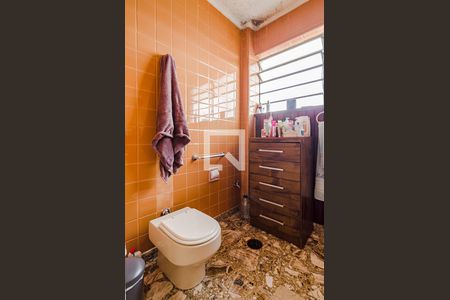 Casa à venda com 377m², 4 quartos e 4 vagas Casa à venda com 377m², 4 quartos e 4 vagasBanheiro da suíte 2