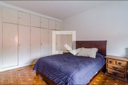 Casa à venda com 377m², 4 quartos e 4 vagas Casa à venda com 377m², 4 quartos e 4 vagasSuíte 1