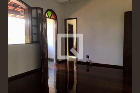 Casa à venda com 309m², 4 quartos e 2 vagas