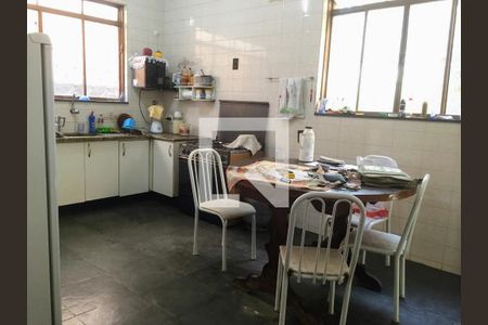 Casa à venda com 309m², 4 quartos e 2 vagas