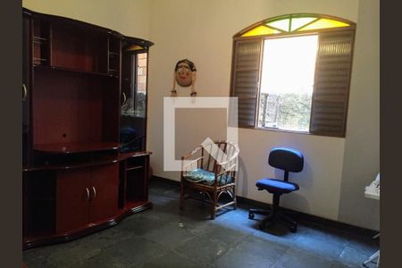 Casa à venda com 309m², 4 quartos e 2 vagas