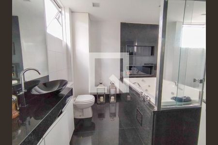 Apartamento à venda com 226m², 4 quartos e 5 vagas