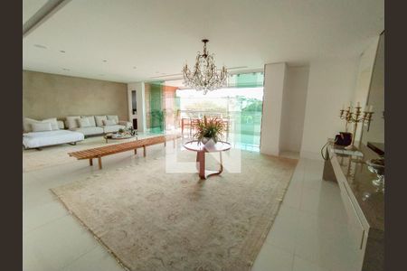 Apartamento à venda com 226m², 4 quartos e 5 vagas