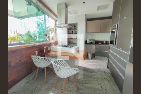 Apartamento à venda com 226m², 4 quartos e 5 vagas