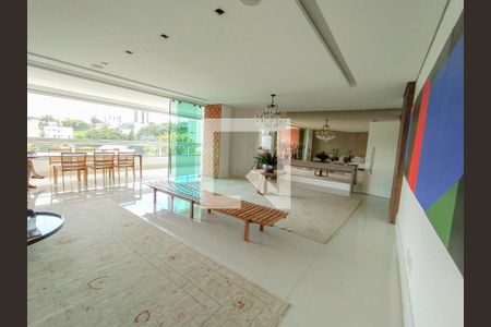 Apartamento à venda com 226m², 4 quartos e 5 vagas