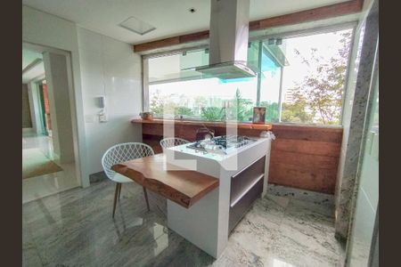 Apartamento à venda com 226m², 4 quartos e 5 vagas