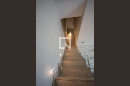 Apartamento à venda com 222m², 3 quartos e 1 vagaEscada para 2 andar