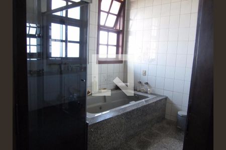 Casa à venda com 353m², 3 quartos e 4 vagas