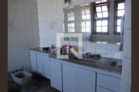 Casa à venda com 353m², 3 quartos e 4 vagas