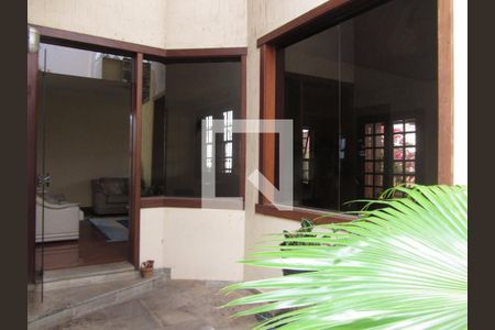 Casa à venda com 353m², 3 quartos e 4 vagas