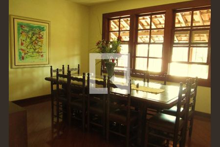 Casa à venda com 353m², 3 quartos e 4 vagas