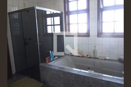 Casa à venda com 353m², 3 quartos e 4 vagas